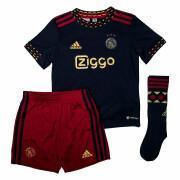 Kinder outdoor mini kit Ajax Amsterdam 2022/23